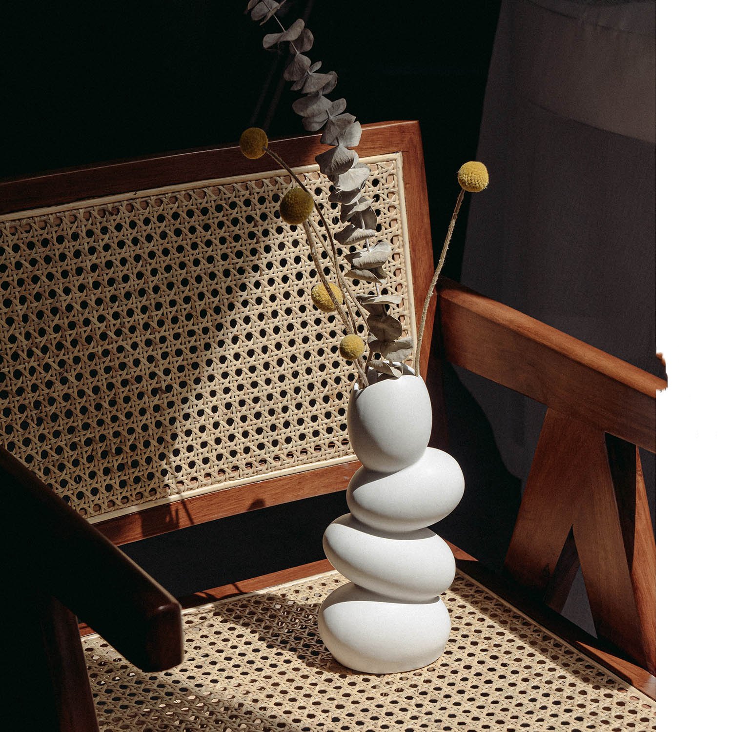 5deb45f4-f12d-4fbd-a25d-29498caf267b.jpg Alien Sculpture Egg Vase Art Pebbles - Image 1